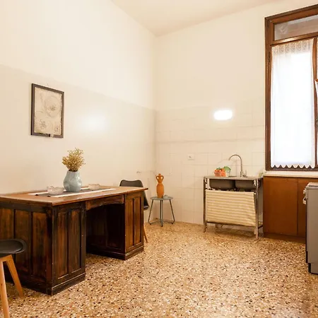 Barbaria De Le Tole Apartment